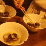Manu Gavassi Instagram – Ok, os nerds vão pirar! Em Kyoto 🇯🇵 ficamos hospedados no hotel onde a Nintendo começou, quando ainda eram jogos de cartas 🥹 É um hotel-boutique lindo e com uma experiência gastronômica daquelas de choraaaaar. Fotos cinematográficas do meu amor @jullioreis. 
Arigatō gozaimasu, @kyoto.marufukuro and @pds_hotels for a lovely experience! 🌷
