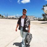 Manuel Turizo Instagram – De vuelta a la oficina a terminar el álbum. Este año venimos con 201 🔑🚪