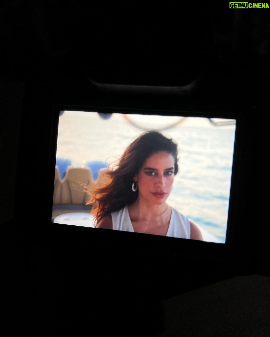 Manuela González Instagram - Resumen de unos días increíbles! Trabajé, me atreví, aprendí, bailé y compartí con una belleza de personas! 🚤☄️🍽️💃🕺🏻💍🎬