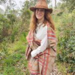 Manuela González Instagram - Hoy cumple años esta hermosura de mujer, a la cual tengo la fortuna de tener como hermana ♥️ Monita, TE AMO y hoy quiero que sepas que desde chiquita siempre soñaba con ser como tú, tu energía arrolladora, tu inteligencia, tu alegría, tu encanto que fluye, tu talento, tu pasión por la vida! Tenerte cerca es un tesoro. TE ADORO!! ♥️🍰💫🙌🏻 @marianagonzalezdaza