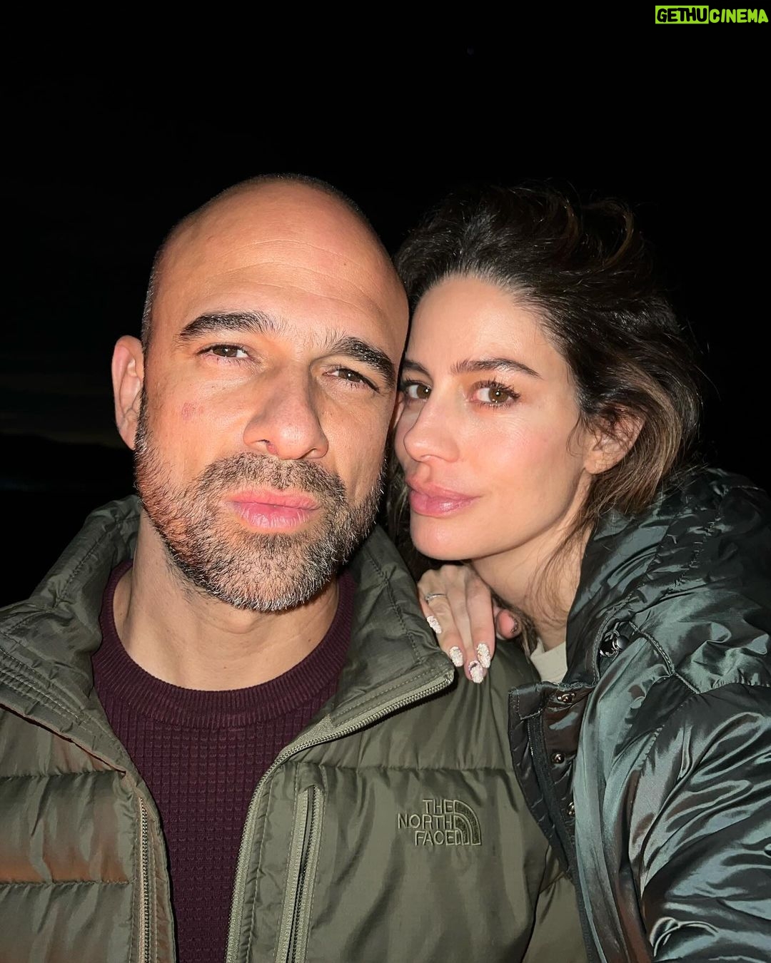 Manuela González Instagram - Juntos… Ya el deseo está cumplido🙌🏻♥️💫 @andresvascomont @marianagonzalezdaza #FelizDiaDeLasVelitas
