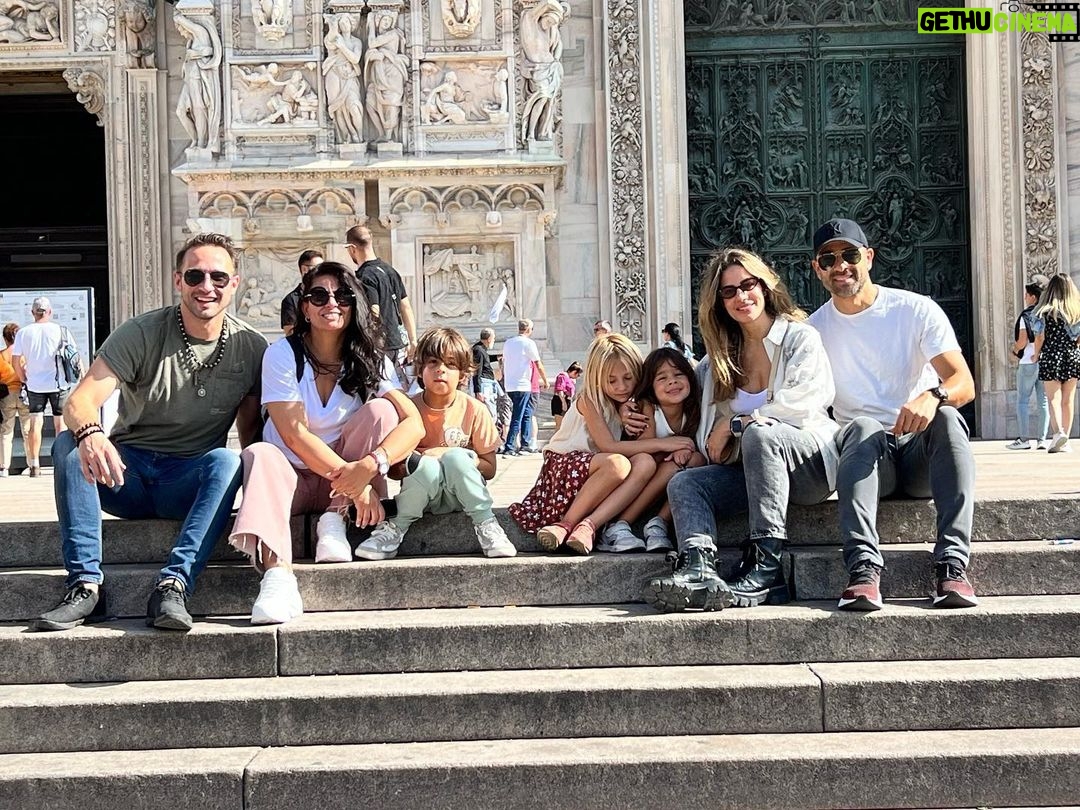 Manuela González Instagram - Milán con ♥️ Milán nos supo a reencuentro, A risas, A alegría, A amistad. Y es que no hay mejor experiencia que la amistad verdadera y de corazón! Gracias Ximenita, Klemen y Lea por unirse a esta aventura! Que recarga tan impresionante de la más linda energía! Por siempre, GRACIAS🙌🏻💫 LOS AMAMOS ♥️ @lifeunexpected1976 @klemennovakofficial