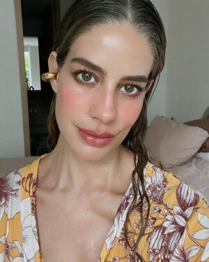 Manuela González Instagram - Foto aquí y foto allá… desde el #NiditoSamario 🌺