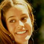 Manuela González Instagram - Prepárate, porque estoy a punto de desbloquearte un recuerdo… @canalrcn , hoy brindo por ti y por estos 25 años de historias! Gracias por hacerme parte de este hermoso camino y que se vengan miles de historias más! SALUD! 🥂♥️🙌🏻🥰