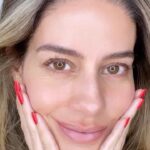 Manuela González Instagram - Me preguntan muchas veces sobre mis cuidados de la piel. La verdad soy muy práctica y siempre busco rutinas simples pero efectivas que me mantengan la piel saludable. Esta línea de @acidmantle.co me ha parecido regia pues me ha ayudado considerablemente a mantener mi piel hidratada y sin irritaciones a pesar del maquillaje y las luces de grabación! Así que acá les comparto mi rutina AM. Me cuentan cuando la ensayen qué tal les va! BESOS MUCHOS! 💋 #TipsDeManu #publicidad *Hidratación hasta por 48h no aplica para el gel limpiador limpieza delicada *El hidratante revitalizante no reemplaza el bloqueador solar CH-20230425-162