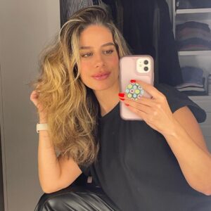 Manuela González Instagram - Selfie aquí y selfie allá…
#homesweethome 
♥️