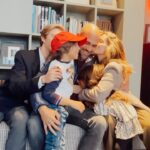 Manuela González Instagram – ♥️Amor mío, te mereces todo! Eres, simplemente, el mejor papá del mundo♥️
Lo más lindo de esta sorpresa fue tener a tus tres hijos reunidos buscando e imaginando cuál sería el regalo perfecto para ti… verlos a ellos tan bellos, cada uno tan único y especial, ver lo que hemos construido, es emocionante y profundamente gratificante. Ver su amor por ti, verte a ti en cada uno de estos seres hermosos, me recuerda todo lo que está bien en esta vida! TE AMAMOS! 
FELIZ DÍA y GRACIAS por tanto. 👏🏻👏🏻👏🏻♥️🙌🏻

@poloralphlauren 
#PoloRLStyle
#publicidad