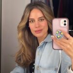 Manuela González Instagram - 😘 o 🙂? Es tanto lo que podemos decir con una mirada… no? Feliz día hermosuras!