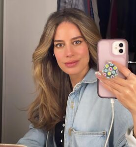 Manuela González Instagram - 😘 o 🙂? Es tanto lo que podemos decir con una mirada… no? Feliz día hermosuras!