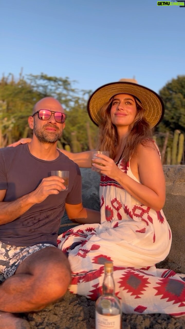 Manuela González Instagram - Todo sabe y se siente mucho mejor, Cuando decides arriesgarte… Hoy brindo por los sueños en los cuales insistimos pese a las dificultades, por los sueños que exigieron nuestro esfuerzo y perseverancia, por los sueños que nos arriesgamos a hacer realidad! En el 2019 este lugar no pasaba de ser una idea, una simple posibilidad y hoy ya tiene un camino en donde dejar huella…👣 Gracias Andrés, por ser mi compañero de vida, contigo todo sin duda se siente y sabe mejor! TE AMO ♥️ ¡SALUD! 🥃 @theglenlivetcolombia #GiroOriginal #Publicidad “Prohibase el expendido de bebidas embriagantes a menores de edad. El exceso de alcohol es perjudicial para la salud. 40% Vol.”