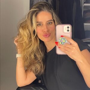 Manuela González Instagram - Selfie aquí y selfie allá…
#homesweethome 
♥️