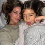 Manuela González Instagram - Ellos, los que me ponen a mil el corazón, los que me expanden, me retan, me enseñan, me llenan, me divierten. Me llaman MAMÁ y millones de partículas se encienden, haciendo posible, lo imposible! Una vida es muy poco para semejante aventura… LOS AMO HIJOS! TE AMO ANDRÉS! GRACIAS DIOS por el regalo inmenso de ser MAMÁ ♥️