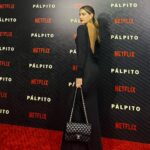 Manuela González Instagram - Tengo un PÁLPITO…🫀 Maravilloso lanzamiento de esta segunda temporada! BRAVO @netflixlat 👏🏻👏🏻👏🏻 Mi vestido hermoso es de @maygelcoronelofficial 🌹