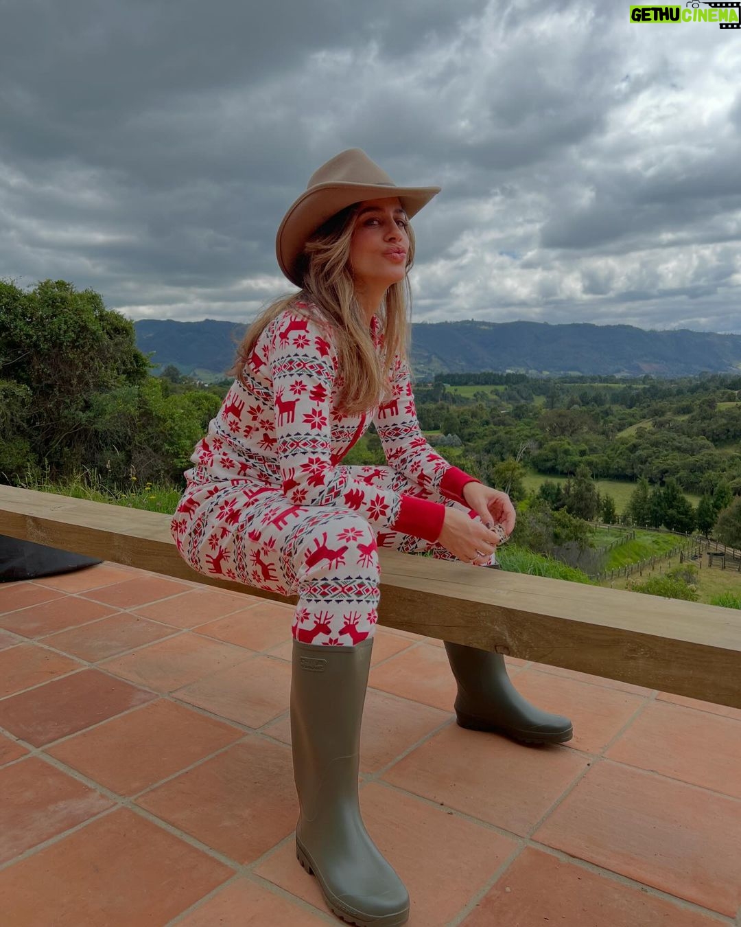 Manuela González Instagram - 🌞🌷🌈🍃♥️ la vida en piyama es más sabrosa!
