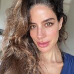 Manuela González Instagram - Hoy me despido de Anapoima con estas foticos! Celebro su vida, su naturaleza y su luz🍃🌞🦜 Siguiente destino… adivinan cuál es? Una pista: será aún más caliente que Anapoima! 🤪😎