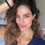 Manuela González Instagram - Hoy me despido de Anapoima con estas foticos! Celebro su vida, su naturaleza y su luz🍃🌞🦜 Siguiente destino… adivinan cuál es? Una pista: será aún más caliente que Anapoima! 🤪😎