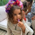 Manuela González Instagram - Alma mía, Alma de mi Alma… Como dice la canción, Tú me has hecho mejor, Mejor de lo que era! Veo estas fotos, 6 años en un abrir Y cerrar de ojos, 6 años de más vida Para nuestra vida Y un amor que solo Puede mesurarse Al mirarte a los ojos. TE AMO Y TE AMARÉ POR SIEMPRE ♥️ #AlmaDeMiAlma #felizcumple