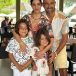 Manuela González Instagram - Alma mía, Alma de mi Alma… Como dice la canción, Tú me has hecho mejor, Mejor de lo que era! Veo estas fotos, 6 años en un abrir Y cerrar de ojos, 6 años de más vida Para nuestra vida Y un amor que solo Puede mesurarse Al mirarte a los ojos. TE AMO Y TE AMARÉ POR SIEMPRE ♥️ #AlmaDeMiAlma #felizcumple