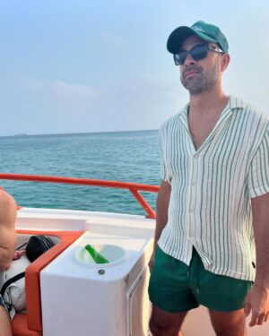 Manuela González Instagram - Un domingo muy feliz!
Qué creen ustedes que pasó el la última foto? 
♥️🌴🌺🌊🎬

#Barú #colombia