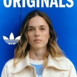 Mapi León Instagram - Reinventando un clásico junto a @marialeonn16 🤝 #adidasSamba @adidasoriginals