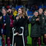 Mapi León Instagram - Muy feliz de continuar 2 añitos más en el club de mi corazón. 💙 MÉS QUE UN CLUB ❤️ Quería dar las gracias a todas las personas que han hecho posible este camino que tanto estoy disfrutando. Y por supuesto dar las gracias a todas las personas que se quedaron ayer, me lo pasé muy bien, sois los mejores. Y gracias culés porque me siento muy querida aquí. 💖 #Mapientrenadora #NopatiuÉsunaBrometa #mesqueunclub @fcbfemeni @uproconsulting