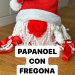 María Castro Instagram - PAPÁ NOEL DE FEGONA!!! Es pronto pero es taaaan bonito, que necesita dejar esta idea ya por aquí! -una fregona -un tarro -lucecitas o no -un pompón - un gorrito -trencitas con la propia fregona, opcionales. Y listo, ya tenéis decoración perfecta para la entrada!!! Y os advierto que si ponéis varios juntitos, os quedaréis con las visitas!!!! Por cierto, le vi la idea a @elisadesaro