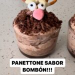 María Castro Instagram – PANETTONE MOJADO SABOR BOMBÓN!!!!
No todo el postre se va a resumir al turrón….
Preparamos la decoración que queramos y que más os apetezca…
Preparamos el relleno:
-queso de untar
-azucar
-los bombones que más os gusten
Y lo batimos todo!!!
Vamos con el montaje:
-discos de panettone mojado tos en cacao o cafe
– relleno
-disco de panettone
-relleno
-galleta machacada a modo de tierra
Decoramos, enfriamos y VIVA LA NAVIDAD!!!!!
Hala… ya tenéis postre !!!!!