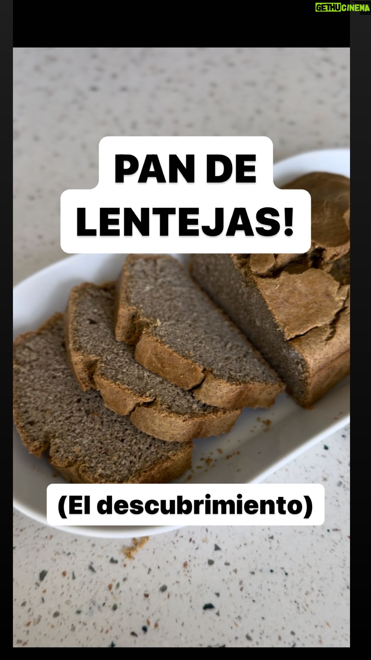 María Castro Instagram - PAN DE LENTEJAS! FACILÍSIMO Y poquísimos ingredientes! 1 taza de lentejas a remojo en dos tazas de agua. Dejamos reposar una media hora y colamos. - Ahora usamos las lentejas - 4 huevos - una cucharada de levadura en polvo - pizca de sal - 1/4 de taza de aceite Batimos! Añadimos la mezcla en un molde engrasado! Y al horno a 180 una media hora! No os parece un ideón? Más os lo parecerá cuando lo probéis… y no, no sabe a lenteja! Jajajaj!