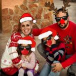 María Castro Instagram - Prácticamente nos hemos sacado el pijama para la foto… Hasta este momento? Jugar, comer y jugar… Nuestra Navidad. El año que viene, y con bebé 3 con nosotros, puede que ni me saque el pijama para la estampa. FELIZ NAVIDAD PARA TODOS. Especialmente para aquellos q no tienen ni fuerzas ni motivos para celebrar.