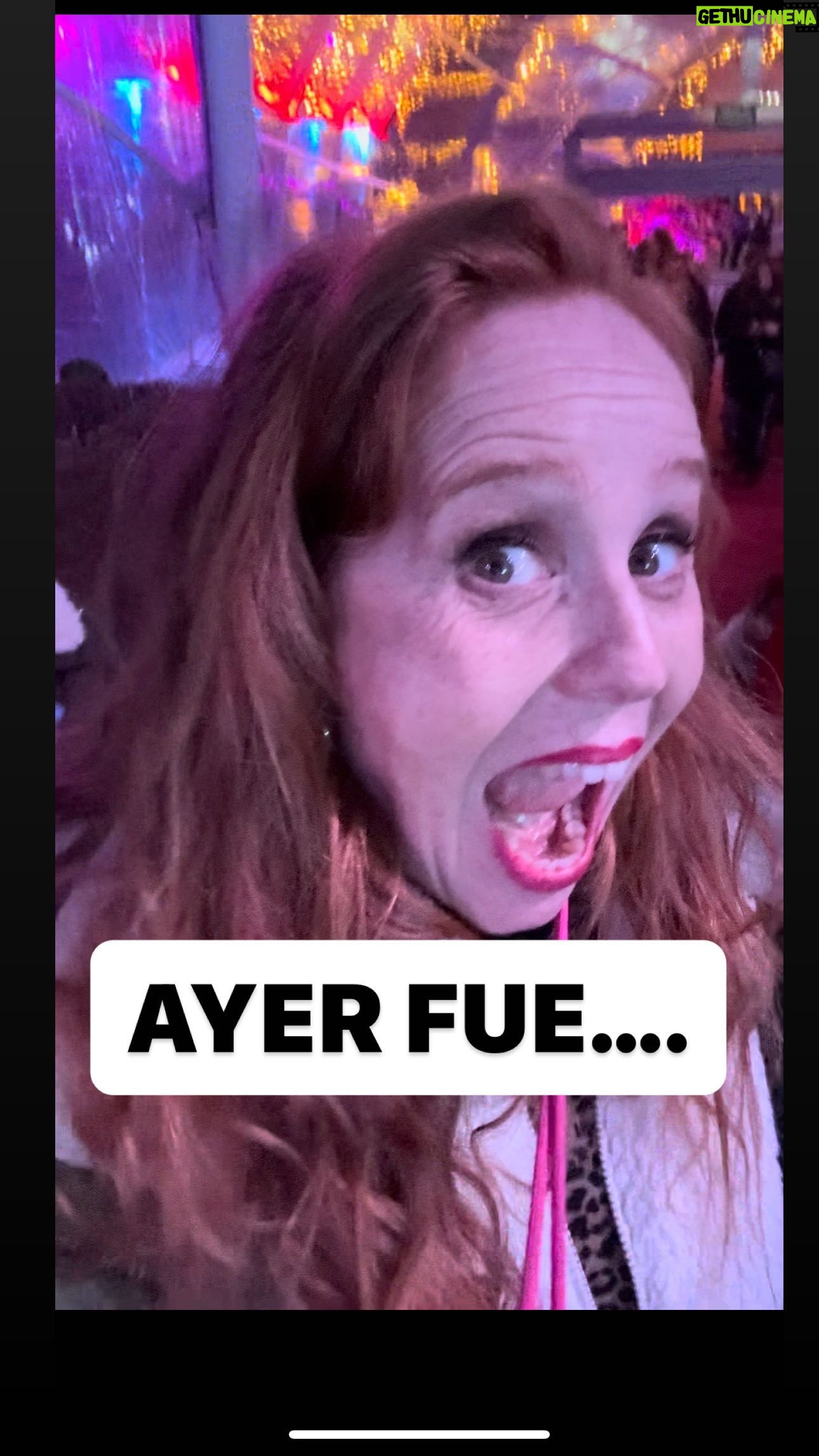 María Castro Instagram - Ayer viví un momento mágico, de esos que se TIENEN que compartir!!! Fuimos a ver a papá… no a Papá Noel, que también, sino a @jose_manuel_villalba , que últimamente anda algo desaparecido, pero por dos buenas causas… dos eventazos de Navidad, que para mí son LO MÁS!! El segundo, y por el que me preguntáis mucho en redes, aun no está en activo… pero sabéis que en cuanto abra sus puertas, os voy a informar !!!!! Y el otro, lo disfrutamos ayer… en el @manantialdelossuenos , en dónde el es el responsable de elegir a los elfos y elfas de la casa de Cocacola, MÁS TRABAJADORES, para que todos los jueguetes lleguen a tiempo y a dónde toca!!!! Ojalá este reels que os he montado, os haga respirar un poquito de la magia de la que disfrute yo ayer… Bravo cariño! Eres lo más!!!! Pero vuelve a casa pronto… aunque sea por Navidad!!!