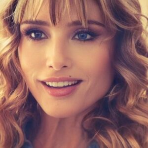 María Elena Swett Instagram - Lo mejor de Kari @dimeconquienandaschv 

Capítulo 70 @chilevision 
Capítulo 71 @paramountplusar 

Kari comienza a remodelar el lugar donde iniciará su nueva aventura en la moda.

No te pierdas los nuevos capítulos de #DimeConQuiénAndas por la plataforma @paramountplusar @paramountplus. 

Y por Chilevision  después de #EspiandolaCasa de #GranHermanoCHV, de lunes a jueves