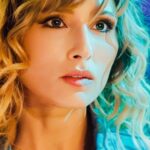 María Elena Swett Instagram - Últimos Capítulos Lo mejor de Kari @dimeconquienandaschv Capítulo 117 @chilevision Capítulo 118 @paramountplus Puedes ver la teleserie por Chilevision de lunes a jueves después de la medianoche #maneswett❌ #maneswett #Karilovers #kari #actrizdetelenovela #actrizdeserie #actrizdetelevisión #actrizdeteatro #actrizchilena #actrizdecine #teleserie #DimeConQuiénAndas #DimeConQuienAndasCHV