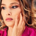 María Elena Swett Instagram - Lo mejor de Kari @dimeconquienandaschv Capítulo 34 @chilevision Capítulo 35 @paramountplusar Paulo es un chanta como dio vuelta las cosas para que Kari quedara como la mala y el como la víctima. Típico de tipos como él... No te pierdas! los nuevos capítulos de #DimeConQuiénAndas por la plataforma @paramountplusar @paramountplus. Y si te gusta trasnochar lo puedes ver en chilevision después de #EspiandolaCasa de #GranHermanoCHV, de lunes a jueves. . . . . . #maneswett #mslovers❌ #maneswett❌ #karilovers #DimeConQuiénAndasCHV #teleserie #novela #comedia #seriechilena #teleserieschilena #actrizdetelenovela #actrizdeserie #actrizdetelevisión #actriz #romance #espectáculo #paramountplus #paramountplusar #latinoamerica #celebridades