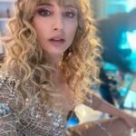 María Elena Swett Instagram - 🐱🐈‍⬛ ❌ Recuérdenme así •💋 . Mi Gente Buena… Que tengan un lindo fin de semana junto a su familia. Disfrútense juntos cada minuto. Los abrazo y ya saben… Se les quiere por acá. . Mane Swett . . . . . . . . . . . . . . . . . . . . #día203