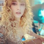 María Elena Swett Instagram - 🐱🐈‍⬛ ❌ Recuérdenme así •💋 . Mi Gente Buena… Que tengan un lindo fin de semana junto a su familia. Disfrútense juntos cada minuto. Los abrazo y ya saben… Se les quiere por acá. . Mane Swett . . . . . . . . . . . . . . . . . . . . #día203