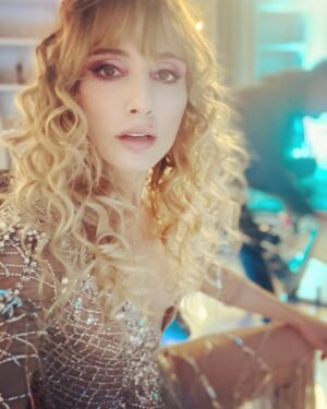 María Elena Swett Instagram - 🐱🐈‍⬛ ❌ Recuérdenme así •💋
.
Mi Gente Buena… Que tengan un lindo fin de semana junto a su familia. Disfrútense juntos cada minuto. Los abrazo y ya saben… Se les quiere por acá. 
.
Mane Swett
.
.
.
.
.
.
.
.
.
.
.
.
.
.
.
.
.
.
.
.
#día203
