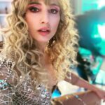 María Elena Swett Instagram - 🐱🐈‍⬛ ❌ Recuérdenme así •💋 . Mi Gente Buena… Que tengan un lindo fin de semana junto a su familia. Disfrútense juntos cada minuto. Los abrazo y ya saben… Se les quiere por acá. . Mane Swett . . . . . . . . . . . . . . . . . . . . #día203