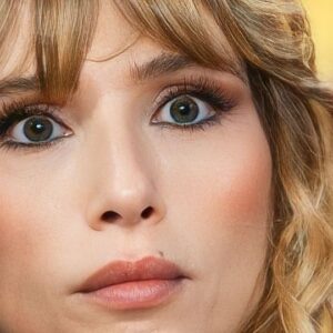 María Elena Swett Instagram - Lo mejor de #kari 
Capítulo 16 @chilevision
Capítulo 17 @paramountplusar

No te pierdas! los nuevos capítulos de #DimeConQuiénAndas por la plataforma @paramountplusar @paramountplus. 

Y si te gusta trasnochar lo puedes ver en chilevision  después de Espiando la Casa de Gran Hermano, de lunes a jueves.
.
.
.
.
#maneswett #mslovers❌ #maneswett❌ #karilovers #DimeConQuiénAndasCHV #teleserie #novela #comedia #seriechilena #teleserieschilena #actrizdetelenovela #actrizdeserie #actrizdetelevisión #actriz #romance #espectáculo #paramountplus #paramountplusar #latinoamerica #celebridades