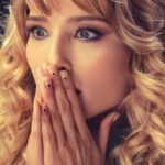 María Elena Swett Instagram - Lo mejor de Kari @dimeconquienandaschv Capítulo 77 @chilevision Capítulo 78 @paramountplusar Kari debe enfrentar un angustioso suceso que puede llevar al quiebre de su familia No te pierdas los últimos capítulos de #DimeConQuiénAndas por la plataforma @paramountplusar @paramountplus. Y por Chilevision después de #EspiandolaCasa de #GranHermanoCHV, de lunes a jueves