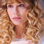 María Elena Swett Instagram - Entramos en la Recta Final de nuestra Teleserie #dimeconquienandas Lo mejor de Kari @dimeconquienandaschv El regreso de Kari intensifica la relación entre ella y Ramón ❤️❤️. Capítulo 104 @chilevision Capítulo 105 @paramountplus Puedes ver la teleserie completa a través de @paramountplus @paramountplusar Y por Chilevision de lunes a jueves después de la medianoche #maneswett❌ #maneswett #Karilovers #kari #actrizdetelenovela #actrizdeserie #actrizdetelevisión #actrizdeteatro #actrizchilena #actrizdecine #teleserie #DimeConQuiénAndas #DimeconquienandasCHV