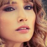 María Elena Swett Instagram - Lo mejor de Kari @dimeconquienandaschv Capítulo 85 @chilevision Capítulo 86 @paramountplusar Puedes ver la teleserie completa a través de la plataforma @paramountplusar @paramountplus Y por Chilevision de lunes a jueves después de la teleserie turca Relaciones Peligrosas #relacionespeligrosaschv #maneswett❌ #maneswett #Karilovers #kari #actrizdetelenovela #actrizdeserie #actrizdetelevisión #actrizdeteatro #actrizchilena #actrizdecine #teleserie #DimeConQuiénAndas #DimeConQuienAndasCHV #teleserieschilena