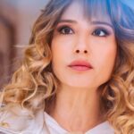 María Elena Swett Instagram - Lo mejor de Kari @dimeconquienandaschv Capítulo 84 @chilevision Capítulo 85 @paramountplusar Kari deberá defender a su madre luego que Bruna se entera de su infidelidad. Puedes ver la teleserie completa a través de la plataforma @paramountplusar @paramountplus Y por Chilevision de lunes a jueves después de la teleserie turca Relaciones Peligrosas #relacionespeligrosaschv #maneswett❌ #maneswett #Karilovers #kari #actrizdetelenovela #actrizdeserie #actrizdetelevisión #actrizdeteatro #actrizchilena #actrizdecine #teleserie #DimeConQuiénAndas #DimeConQuienAndasCHV #teleserieschilena