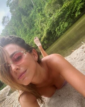 María Elisa Camargo Instagram - Palo Bonito 🌺 @onesantuario