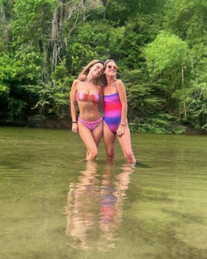María Elisa Camargo Instagram - Palo Bonito 🌺 @onesantuario