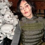 María Elisa Camargo Instagram - Zombie Sin Nombre takes NYC! 🧟EPIC days cosplaying Valeria- like a dream within a dream 💥 Did some weird content- lemme know if you’re interested 🎃 Feliz día de Muertos, chiquitos!!!! 🌸💀🌸 #callofduty #zombievaleria