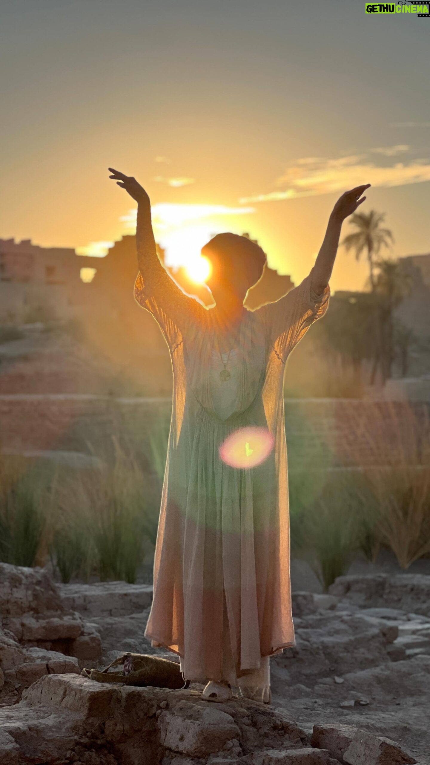 María Fernanda Yépes Instagram - N I L E ✨ N I L O Blue lotus waters, flourishing the desert There, where the dust was blowed into our soul, she opened our eyes and helped us to walk in consciousness on this earth Nile, nourishing mother, you bring with all your humility and compassion, a deep message of hope A green lush soft melody in the vastness of an empty landscape where we can all thrive There, were we thought that it was all finished, A fine line of devotion runs north and brings the purity of her intention into the land, Alchemy of all Times reactivating the infinite of possibilities with its elixir She praises for life and unlocks with her blessings the code of the garden of all treasures, Nile, you silently defeated dead with your unconditional love for life and its multiple shapes, In each of your drops you carry the power to bring back the miracle of the existence, with a message of trust that life can always prevail. ________________ Aguas de loto azul, floreciendo el desierto Allí, donde el polvo fue soplado en nuestra alma, ella abrió nuestros ojos y nos ayudó a caminar en conciencia en esta tierra Nilo, madre nutricia, traes con toda tu humildad y compasión, un profundo mensaje de esperanza Una verde y exuberante melodía suave en la inmensidad de un paisaje vacío Allí, donde creíamos que todo había terminado Una fina línea azul de devoción corre hacia el norte y trae la pureza de su intención a la tierra, donde todos podemos prosperar. Alquimia de todos los tiempos que reactiva el infinito de las posibilidades con su elixir Jura por la vida y desbloquea con sus bendiciones el código del jardín de todos los tesoros, Dulce río, derrotaste silenciosamente a los muertos con tu amor incondicional por la vida y sus múltiples formas, En cada una de tus gotas llevas el poder de devolver el milagro de la existencia, con un mensaje de confianza de que la vida siempre puede prevalecer. By: @euge.in Gracias Nilo que placer e inspiración recorrer tus aguas ancestrales. #nileriver#rionilo#egypt#egipto Gracias @unitedplan.et 🫶🏻✨🤍🌈
