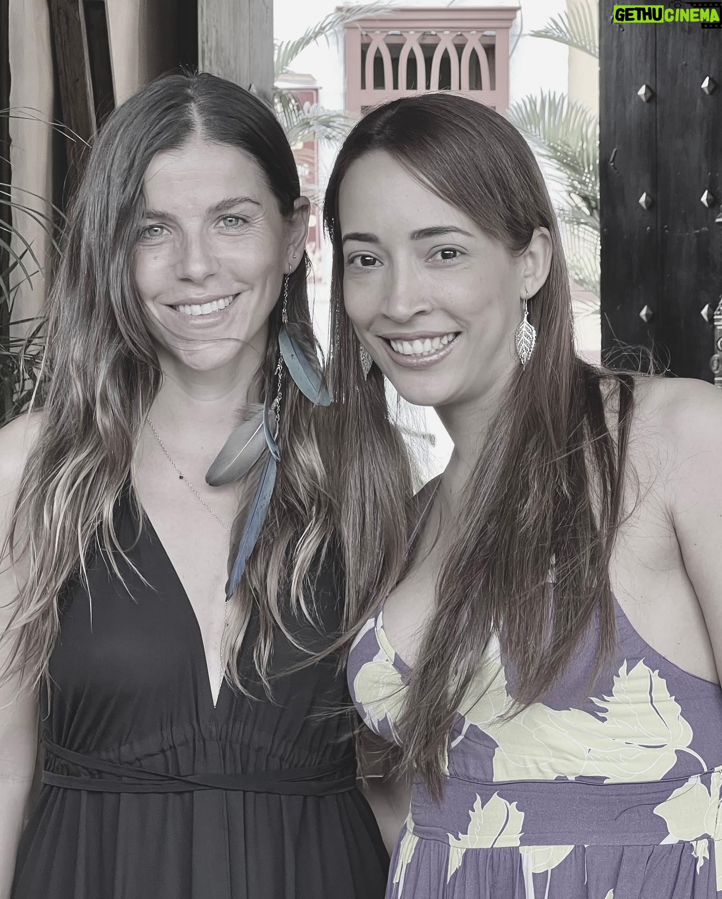 María Fernanda Yépes Instagram - Resumen de un fin de semana espectacular en @festicineantioquia un reencuentro con amigos de la industria audiovisual, actores, colegas, directores, guionistas, productores y todos los que amamos con pasión contar historias. Un fin de semana necesario para abrir conversaciones, intercambiar visión acerca de nuestro CINE colombiano De ver películas, escuchar nuevas propuestas, conversatorios inspiradores y disfrutar de la magia de un pueblo colonial como #santafedeantioquia Gracias @alejandrabedoyal por esta invitación. Un fin de semana de mucha creatividad, conectividad y disfrute. Gracias @egeda_colombia @comfamacultura @culturacomfenalcoant @proimagenescolombia @teleantioquia por hacerlo posible 🎬👏🏻 Larga vida a nuestro CINE!!!!
