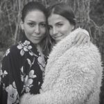 María Fernanda Yépes Instagram - Ella es VERÓNICA y hoy Nace •ARTESANA• un espacio de sanación a través del arte y movimiento. VERO @iamveronicaartista es una hermanita que me entregó la vida, nos conocemos hace 20 años y te go la fortuna de hoy llamarla, hermana. He presenciado su evolución como artista y hoy como mujer medicina facilitadora en procesos de sanación y empoderamiento femenino. Échense una pasadita por su perfil y dense la oportunidad de conocer su nuevo proyecto digital ARTESANA. Un espacio de encuentro y sanación donde nos comparte diferentes herramientas durante 88 días para re -conectar con nuestro cuerpo y nuestro poder interior. Larga vida a ARTE-Sana y larga y bonita vida para ti mi vero bella🤍✨gracias por ser luz y amor!!!!