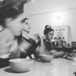 María Fernanda Yépes Instagram – QUE BELLO ES VIVIR y coincidir con personas bonitas de corazón ♥️
Gracias @martinalapeligrosa por abrirnos las puertas de tu hogar y compartirnos tanta buena onda y sabor!!!
sos un ☀️ que pela’ tan Vacana esta muchachita del Carito
Dominguito sabroson con las compas @dominicaduque @vicky.berrio