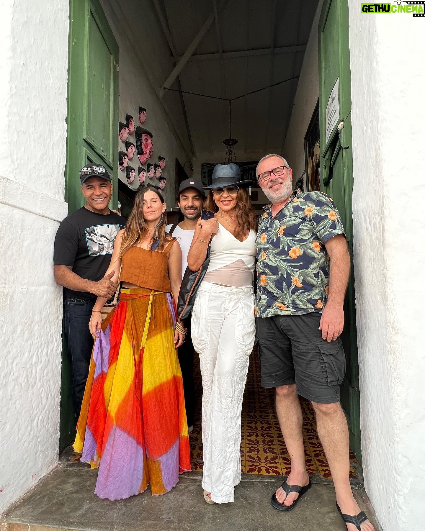 María Fernanda Yépes Instagram - Resumen de un fin de semana espectacular en @festicineantioquia un reencuentro con amigos de la industria audiovisual, actores, colegas, directores, guionistas, productores y todos los que amamos con pasión contar historias. Un fin de semana necesario para abrir conversaciones, intercambiar visión acerca de nuestro CINE colombiano De ver películas, escuchar nuevas propuestas, conversatorios inspiradores y disfrutar de la magia de un pueblo colonial como #santafedeantioquia Gracias @alejandrabedoyal por esta invitación. Un fin de semana de mucha creatividad, conectividad y disfrute. Gracias @egeda_colombia @comfamacultura @culturacomfenalcoant @proimagenescolombia @teleantioquia por hacerlo posible 🎬👏🏻 Larga vida a nuestro CINE!!!!